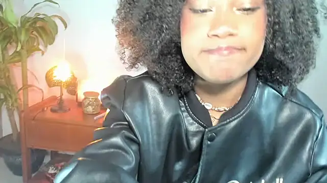 Snapshot of bronwgirl69 chatting on 21, 10, 2025 bronwgirl69 online show from 21, 10, 2025