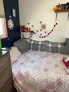 thigh hi online show from 17, 2, 2025