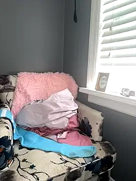 thigh hi online show from 29, 9, 2025