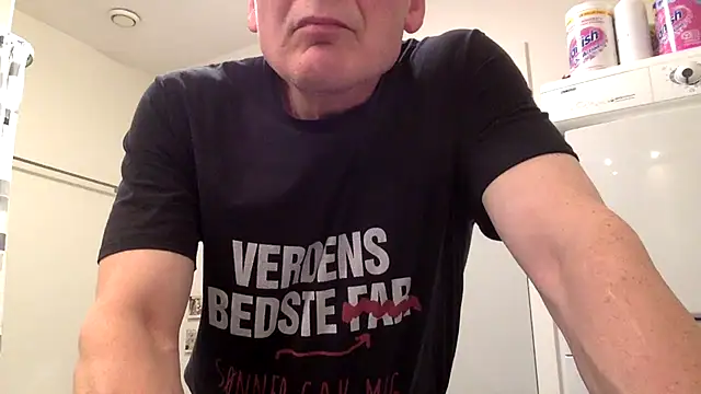 Snapshot of Parleg2 chatting on 27, 10, 2025 Parleg2 online show from 27, 10, 2025