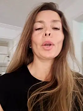 karina warthon online show from 24, 9, 2025