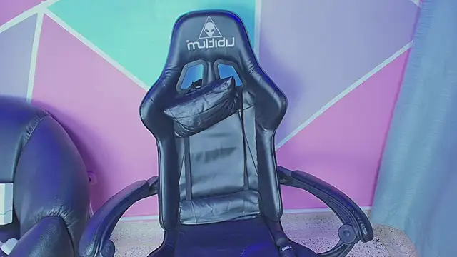 Snapshot of katy_handerson chatting on 16, 10, 2025 katy handerson online show from 16, 10, 2025