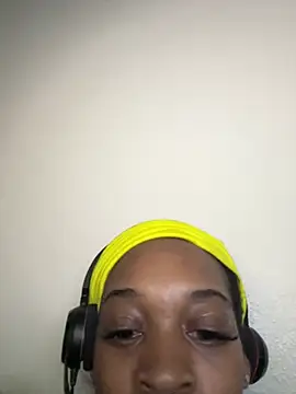 Snapshot of PrettypetitePrincess chatting on 20, 1, 2025 PrettypetitePrincess online show from 20, 1, 2025