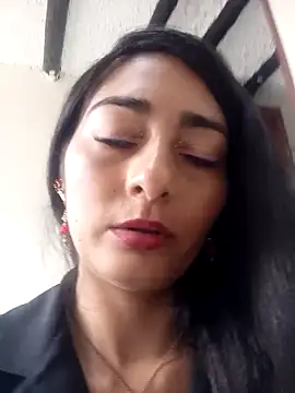BELLA--26 online show from 14, 1, 2025