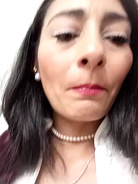 BELLA--26 online show from 24, 1, 2025