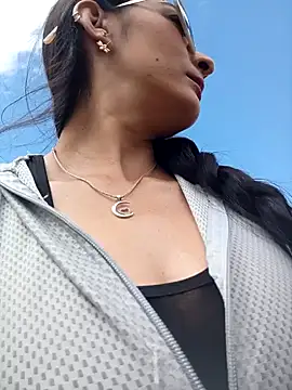 BELLA--26 online show from 26, 1, 2025