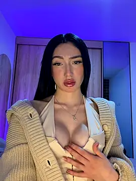 Maddy Jones online show from 3, 12, 2025