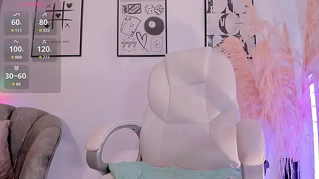 NiiaEvanss online show from 10, 11, 2025