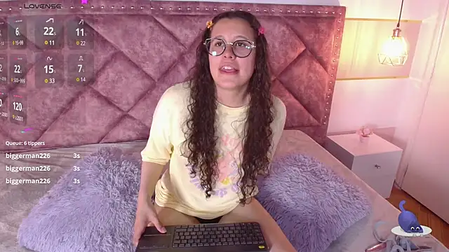 Charlotte  Miller online show from 22, 1, 2025