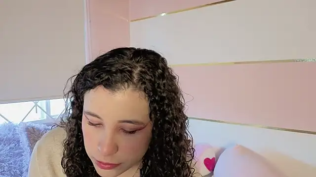 Charlotte  Miller online show from 9, 10, 2025