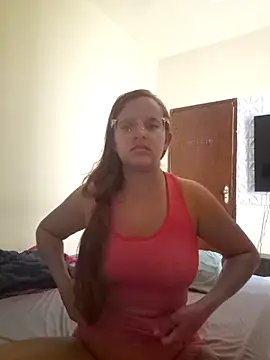 Snapshot of AliceRuivinha2 chatting on 19, 10, 2025 AliceRuivinha2 online show from 19, 10, 2025