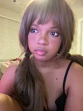 AwkwardJasminee online show from 4, 2, 2026