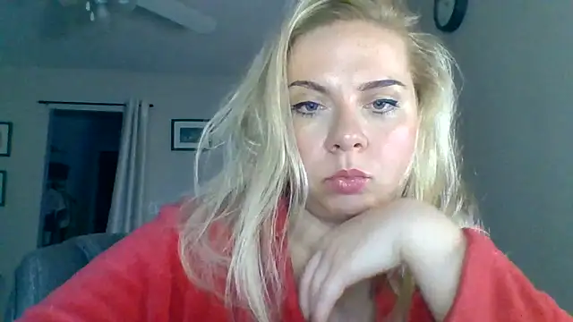 Snapshot of HappyIva chatting on 19, 10, 2025 HappyIva online show from 19, 10, 2025