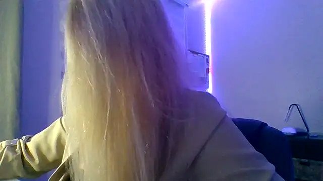 Snapshot of HappyIva chatting on 20, 11, 2025 HappyIva online show from 20, 11, 2025