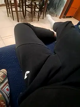 Snapshot of twooloverss chatting on 14, 12, 2025 twooloverss online show from 14, 12, 2025