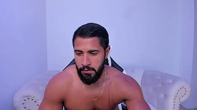 Santiago huntt online show from 10, 10, 2025