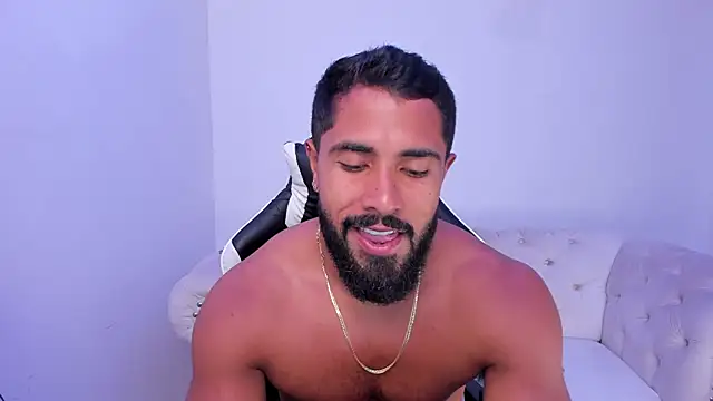 Santiago huntt online show from 13, 11, 2025