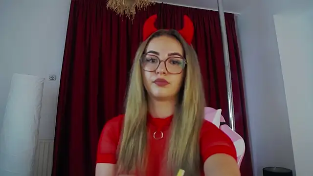 Ariel Quinn online show from 14, 9, 2025