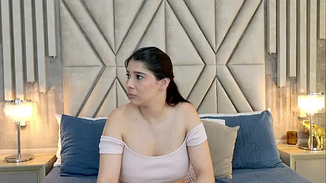 MilaRux online show from 5, 3, 2025