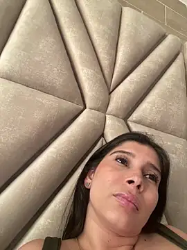 MilaRux online show from 9, 3, 2025