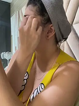 MilaRux online show from 7, 11, 2025