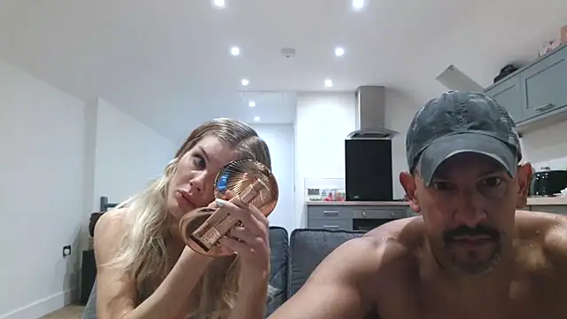 Snapshot of English_Teen_Evelyn chatting on 19, 2, 2025 English Teen Evelyn online show from 19, 2, 2025