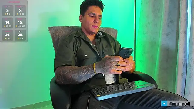 Maximoscott online show from 25, 2, 2025