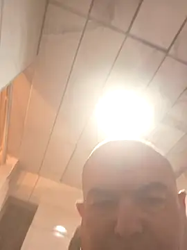 hesjustafriend online show from 3, 11, 2025