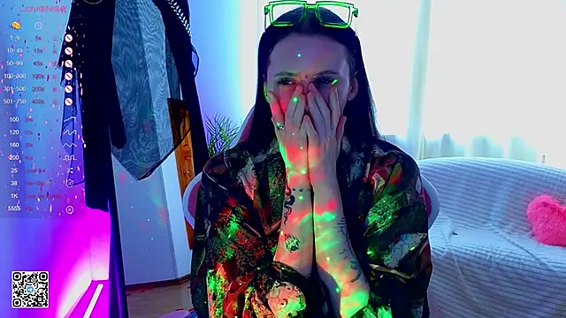 mon lola online show from 28, 2, 2025