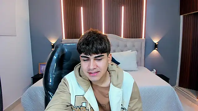 Tommy18   online show from 11, 10, 2025