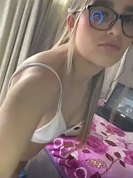 Snapshot of LunaShine_ chatting on 16, 2, 2025 LunaShine online show from 16, 2, 2025