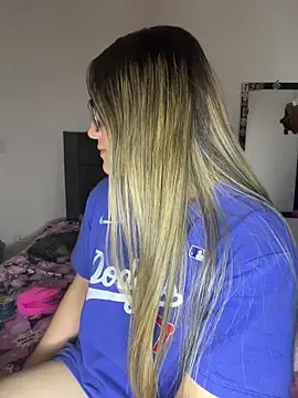 Snapshot of LunaShine_ chatting on 28, 9, 2025 LunaShine online show from 28, 9, 2025