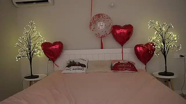 Snapshot of AnnaElys chatting on 19, 2, 2025 AnnaElys online show from 19, 2, 2025