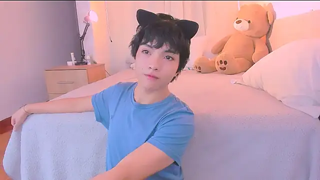 Snapshot of AllanYong18 chatting on 20, 10, 2025 AllanYong18 online show from 20, 10, 2025