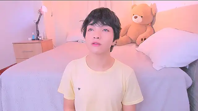 Snapshot of AllanYong18 chatting on 25, 10, 2025 AllanYong18 online show from 25, 10, 2025