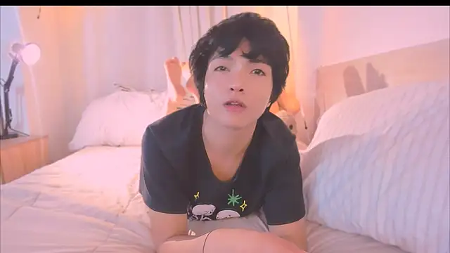 Snapshot of AllanYong18 chatting on 20, 11, 2025 AllanYong18 online show from 20, 11, 2025