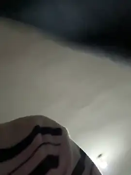 Snapshot of zxb757369 chatting on 21, 11, 2025 zxb757369 online show from 21, 11, 2025