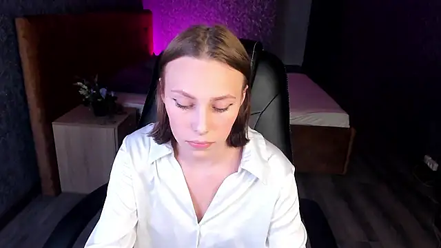 Aliceforfuun online show from 12, 1, 2025