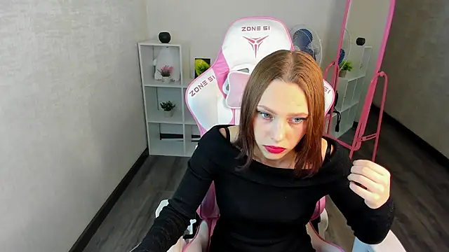 Aliceforfuun online show from 17, 2, 2025