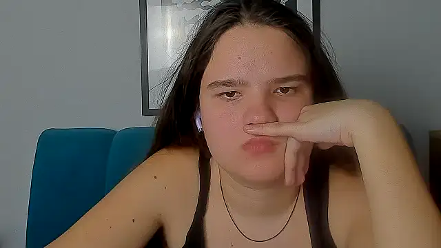 Snapshot of AdeleCruz chatting on 10, 3, 2026 AdeleCruz online show from 10, 3, 2026