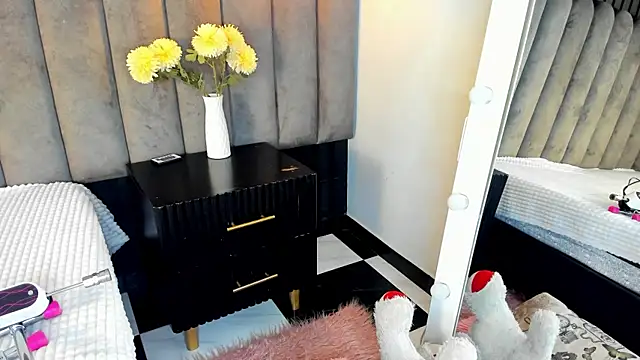 chelsea bolton  online show from 14, 11, 2025