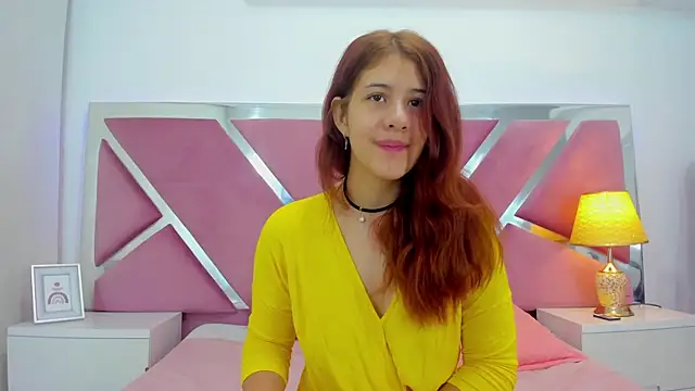 MiaQueen021 online show from 12, 11, 2025