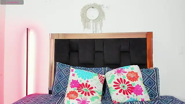 Snapshot of Carorosse chatting on 9, 11, 2025 Carorosse online show from 9, 11, 2025