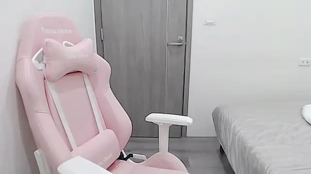 Snapshot of minnie9009 chatting on 31, 10, 2025 minnie9009 online show from 31, 10, 2025