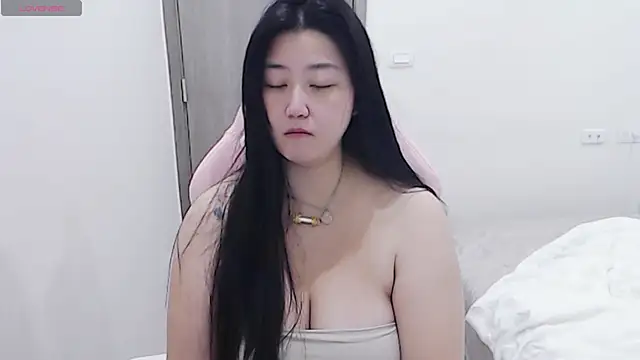 Snapshot of minnie9009 chatting on 18, 11, 2025 minnie9009 online show from 18, 11, 2025