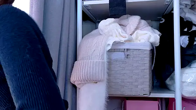 Snapshot of riken_jp chatting on 29, 11, 2025 riken jp online show from 29, 11, 2025