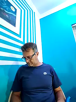 itsmeyes69 online show from 13, 1, 2025