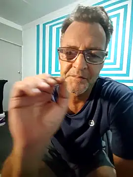 itsmeyes69 online show from 6, 3, 2025