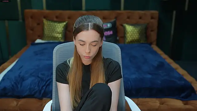 Snapshot of Lika_Secret_ chatting on 25, 11, 2025 Lika Secret online show from 25, 11, 2025