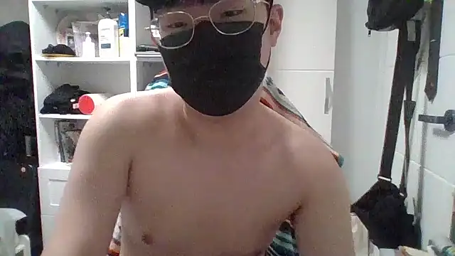 Snapshot of chaycer chatting on 1, 2, 2025 chaycer online show from 1, 2, 2025